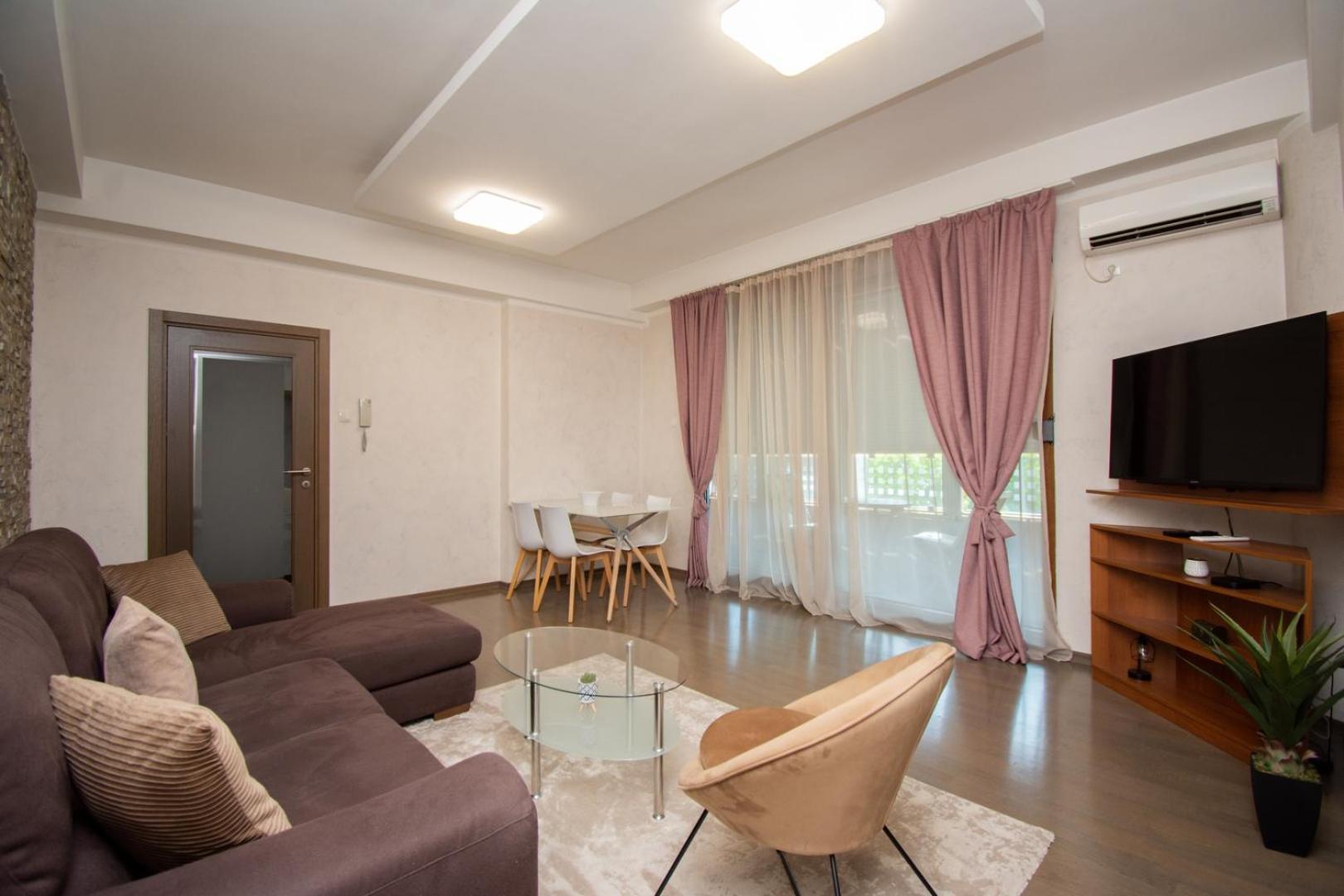 Maxim Compass Apartment Подгориця Екстер'єр фото